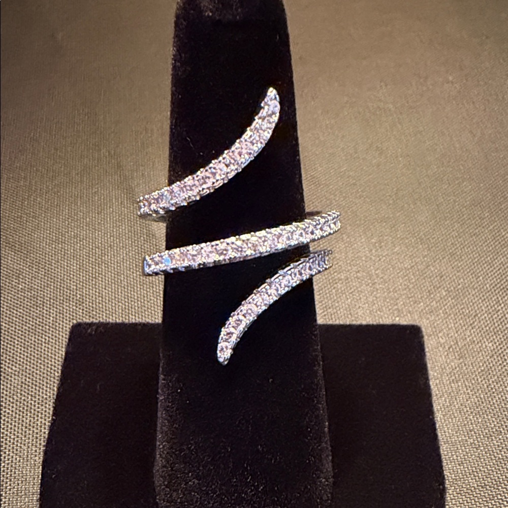 Elegant Silver Women's Ring